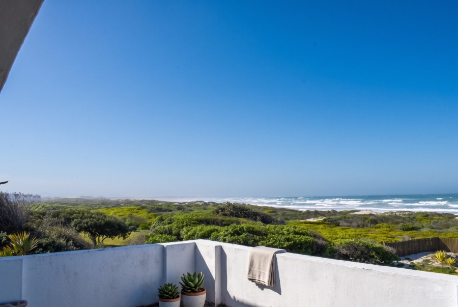 4 Bedroom Property for Sale in Struisbaai Western Cape